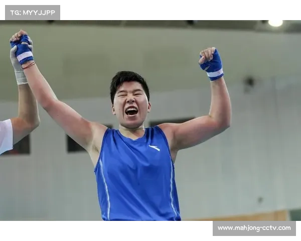 朱晓琳与布日都激战三回合 全锦赛展现女子拳击风采