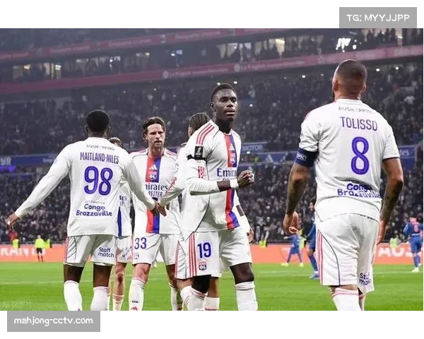 里尔2-0完胜昂热，升至积分榜第三位